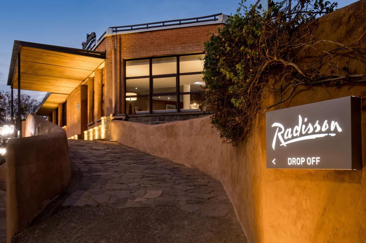Radisson Hotel Tamboho Waterfront أنتاناناريفو المظهر الخارجي الصورة