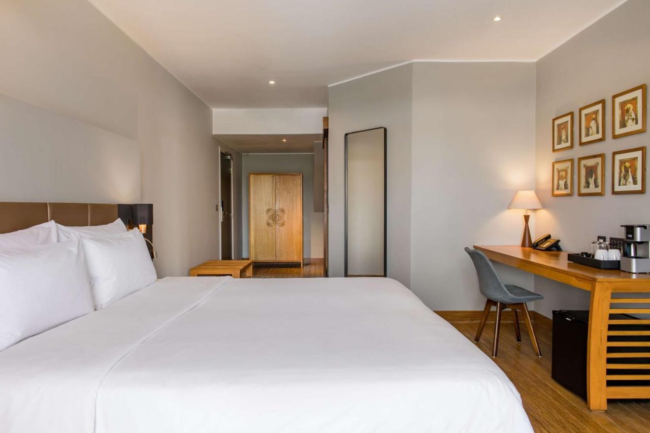Radisson Hotel Tamboho Waterfront أنتاناناريفو المظهر الخارجي الصورة