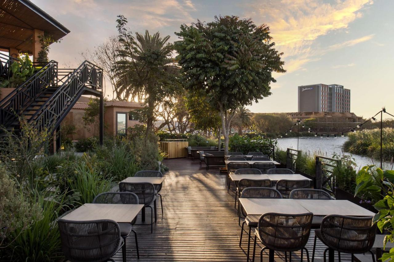 Radisson Hotel Tamboho Waterfront أنتاناناريفو المظهر الخارجي الصورة