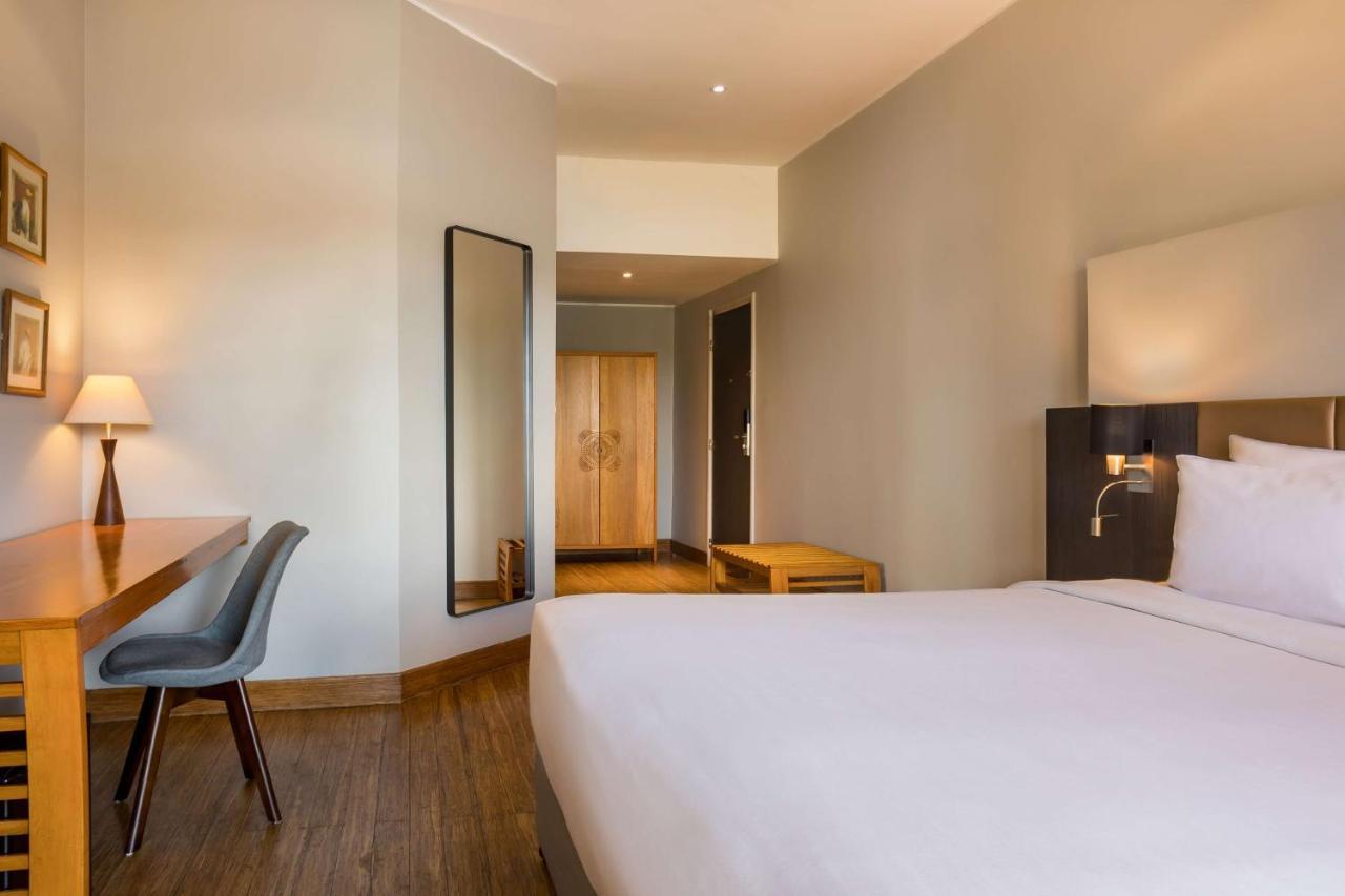 Radisson Hotel Tamboho Waterfront أنتاناناريفو المظهر الخارجي الصورة