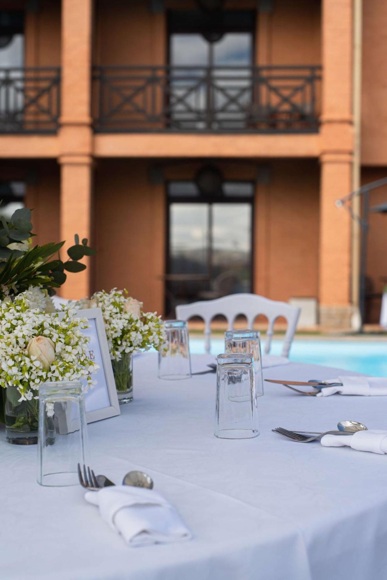 Radisson Hotel Tamboho Waterfront أنتاناناريفو المظهر الخارجي الصورة