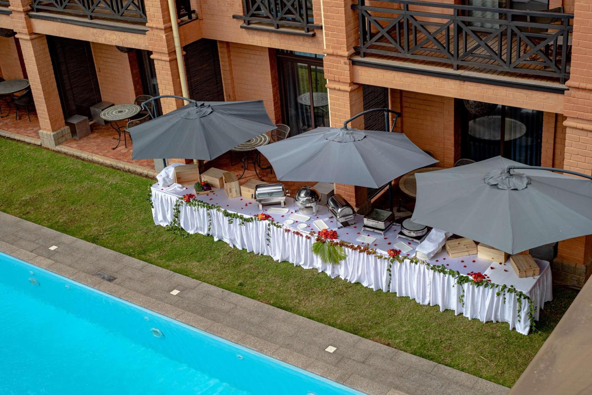 Radisson Hotel Tamboho Waterfront أنتاناناريفو المظهر الخارجي الصورة
